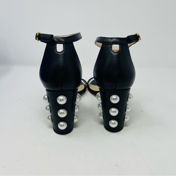 STUART WEITZMAN NEARLY NUDE PEARL STUD SANDALS SZ7 - Picture 4 of 11